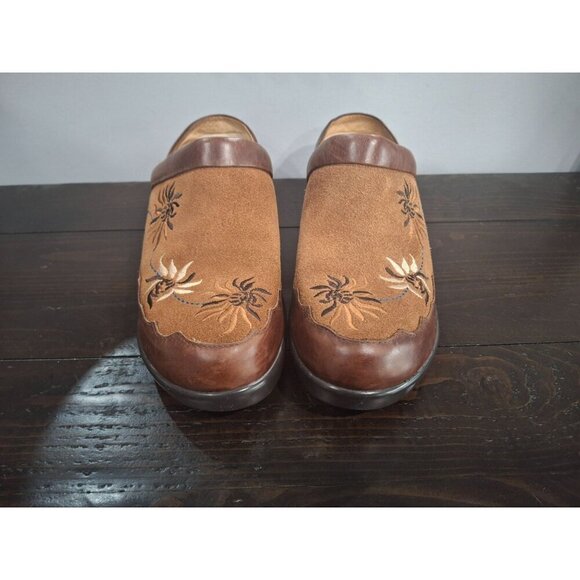 NWOB Alegria Isa Embroidered Floral Leather Fashion Mule/Sz. 38 (Euro), 7.5-8 US - Picture 5 of 9